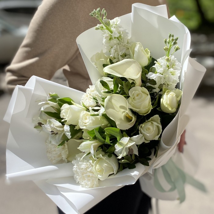 Букет с каллами Юность