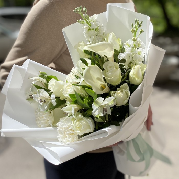 Букет с каллами Юность