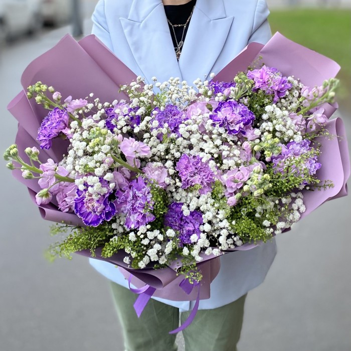 Букет с маттиолой и диантусами Яркая душа