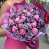 Букет с пионами Флеминг и дельфиниума
