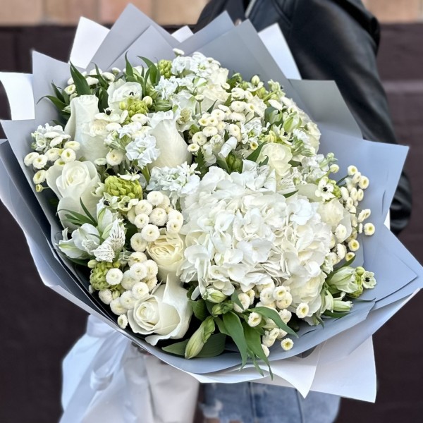 Букет с розами Нежный иней