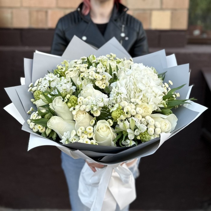 Букет с розами Нежный иней