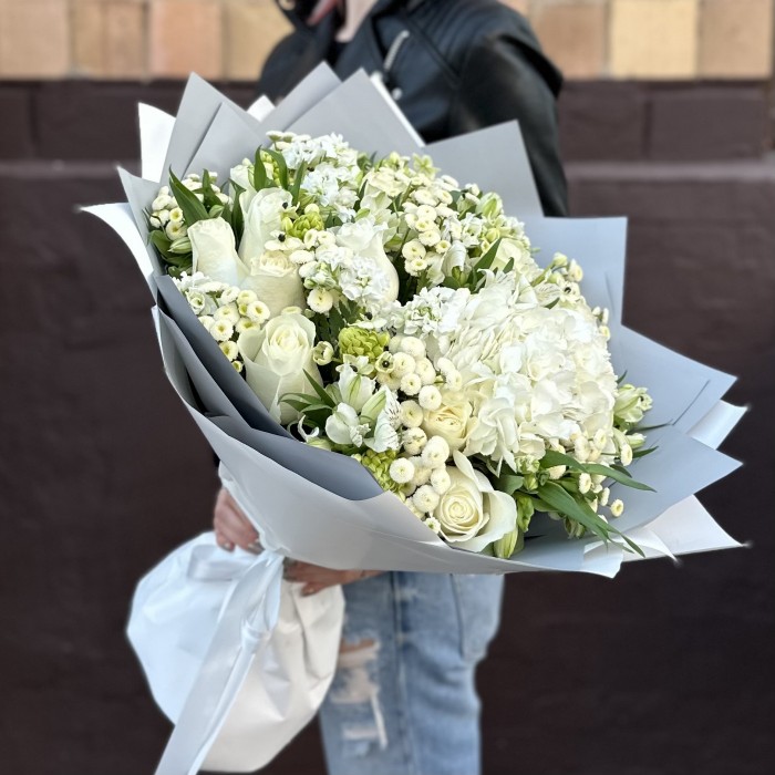 Букет с розами Нежный иней