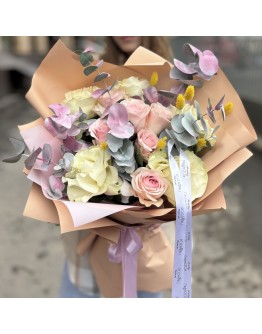 Букет с розами Ванильный десерт