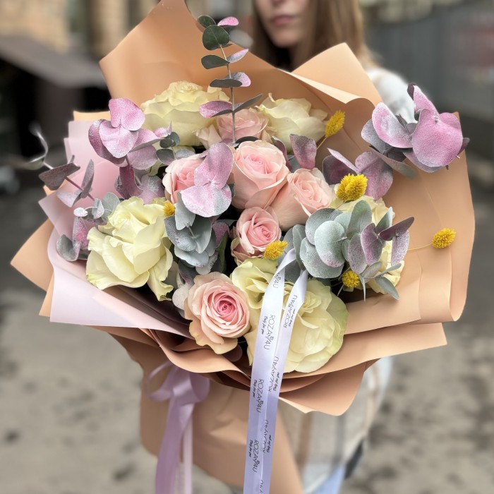 Букет с розами Ванильный десерт