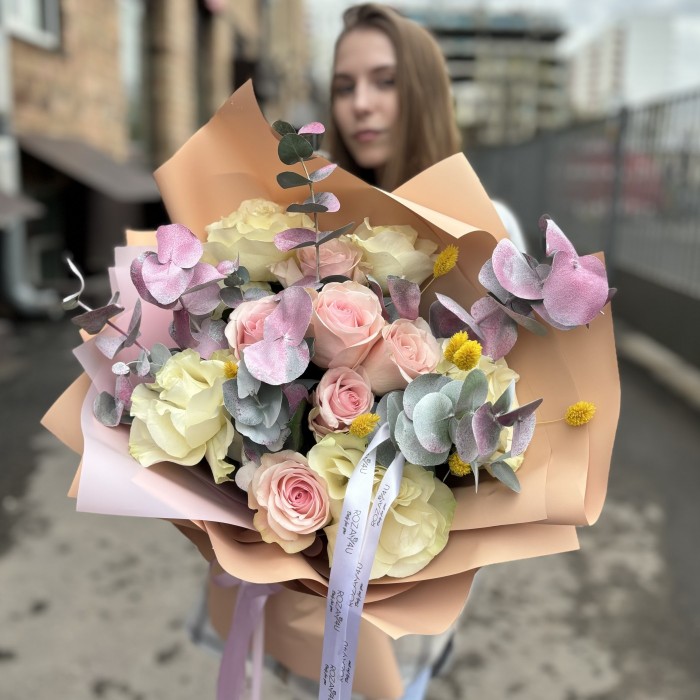 Букет с розами Ванильный десерт