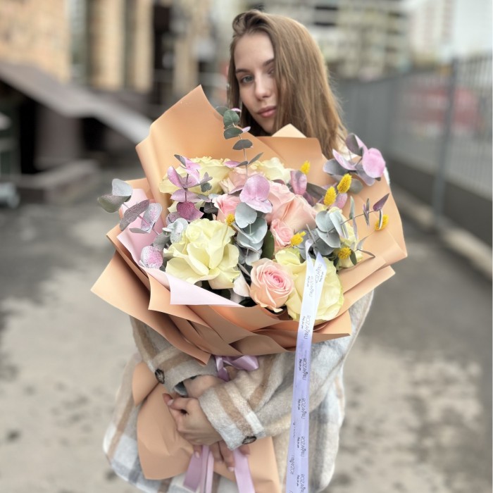 Букет с розами Ванильный десерт