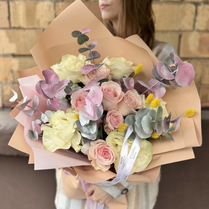 Букет с розами Ванильный десерт