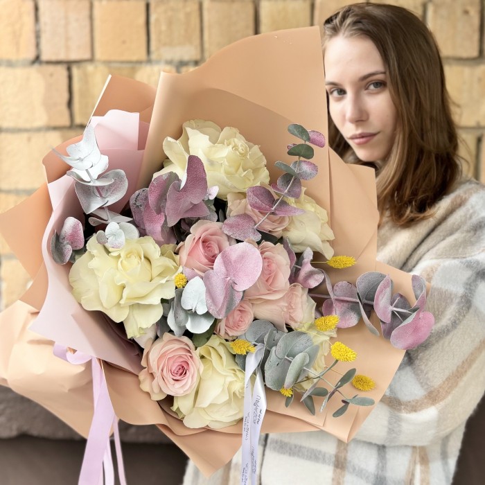 Букет с розами Ванильный десерт