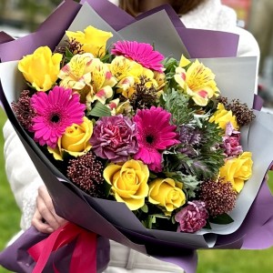 Букет с розами и гермини Нежные чувства