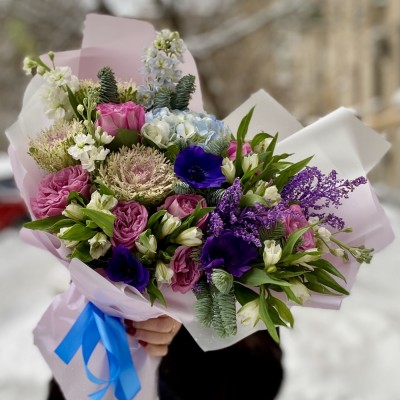 Букет с розами и гортензией Лазурный берег