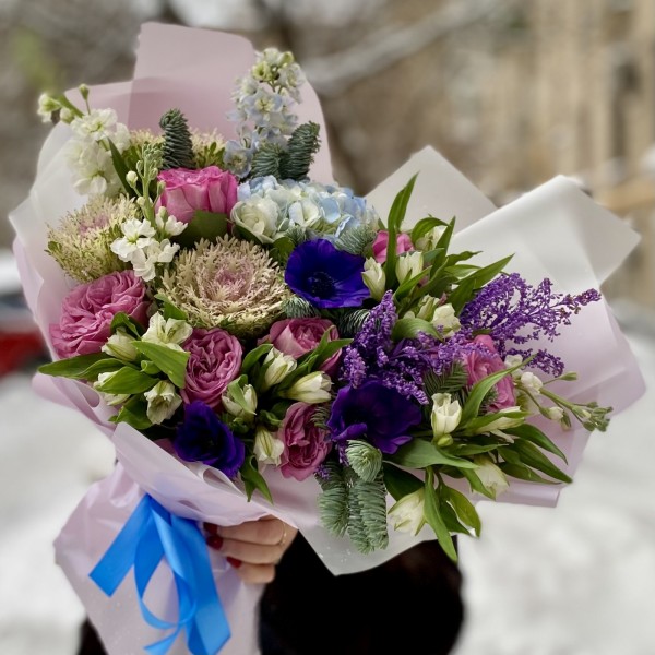 Букет с розами и гортензией Лазурный берег