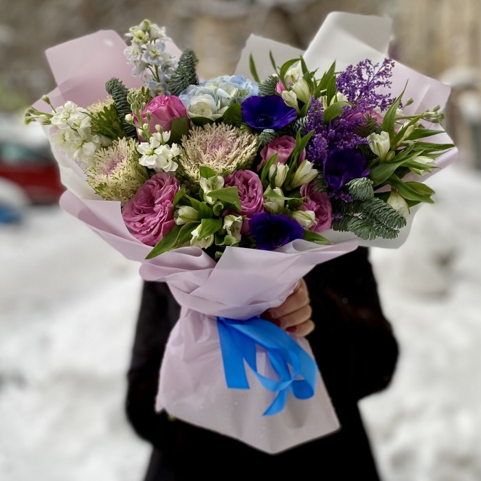 Букет с розами и гортензией Лазурный берег