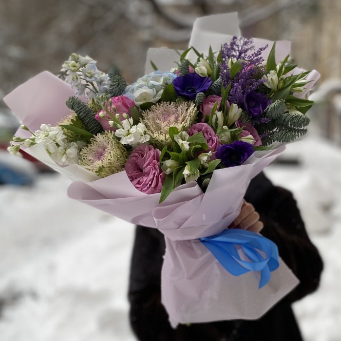 Букет с розами и гортензией Лазурный берег