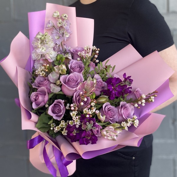 Букет с розами и маттиолой Сумерки