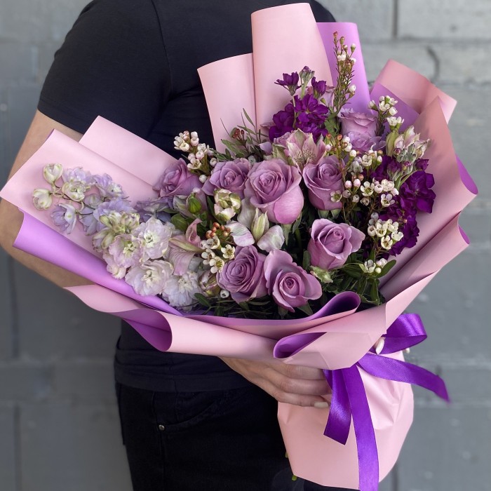 Букет с розами и маттиолой Сумерки