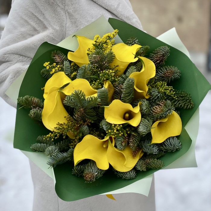Букет с  желтыми каллами и нобилисом