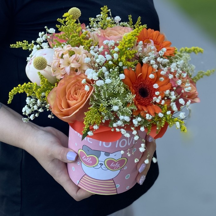 Цветочная композиция в коробке Котик