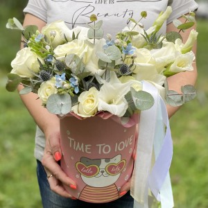 Цветы в коробке Комплимент