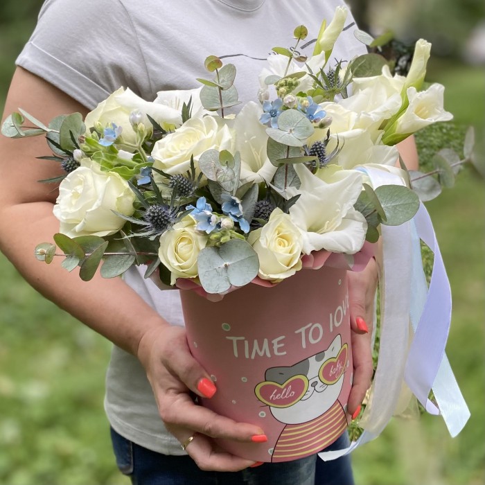 Цветы в коробке Комплимент