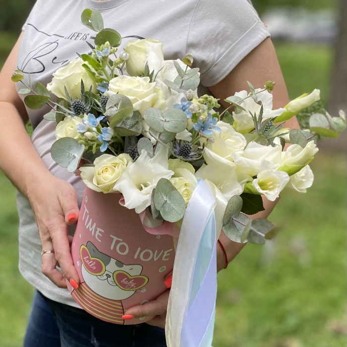 Цветы в коробке Комплимент