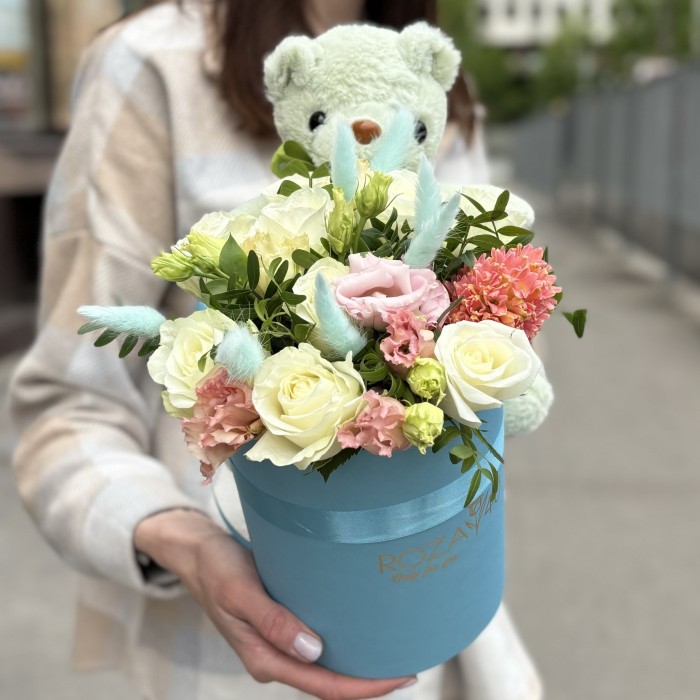 Цветы в коробке Сливочный крем