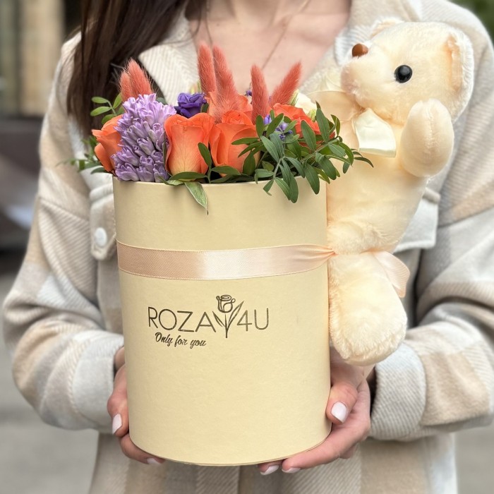 Цветы в коробке для детей с мишкой