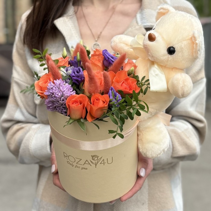Цветы в коробке для детей с мишкой