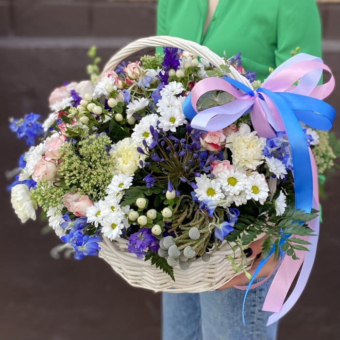 Цветы в корзине Летний вечер