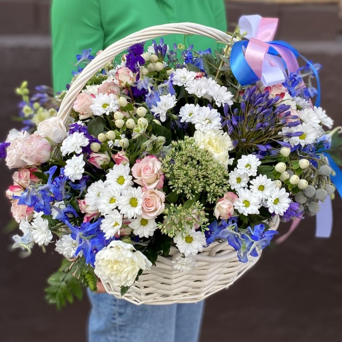 Цветы в корзине Летний вечер