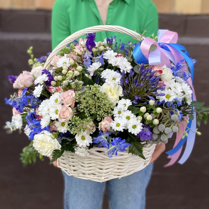 Цветы в корзине Летний вечер