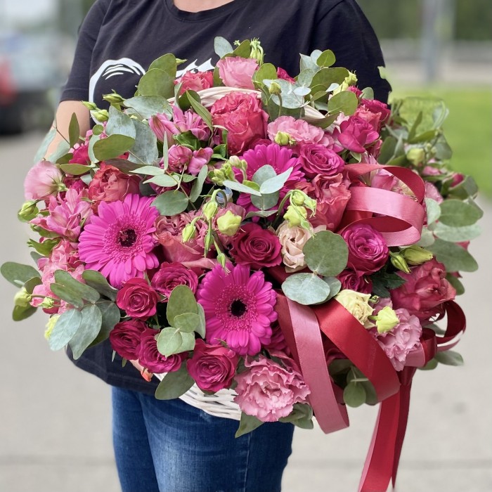 Цветы в корзине Малиновый MIX