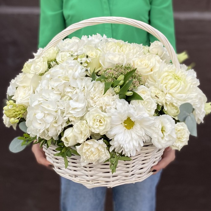 Цветы в корзине Нежная скромность