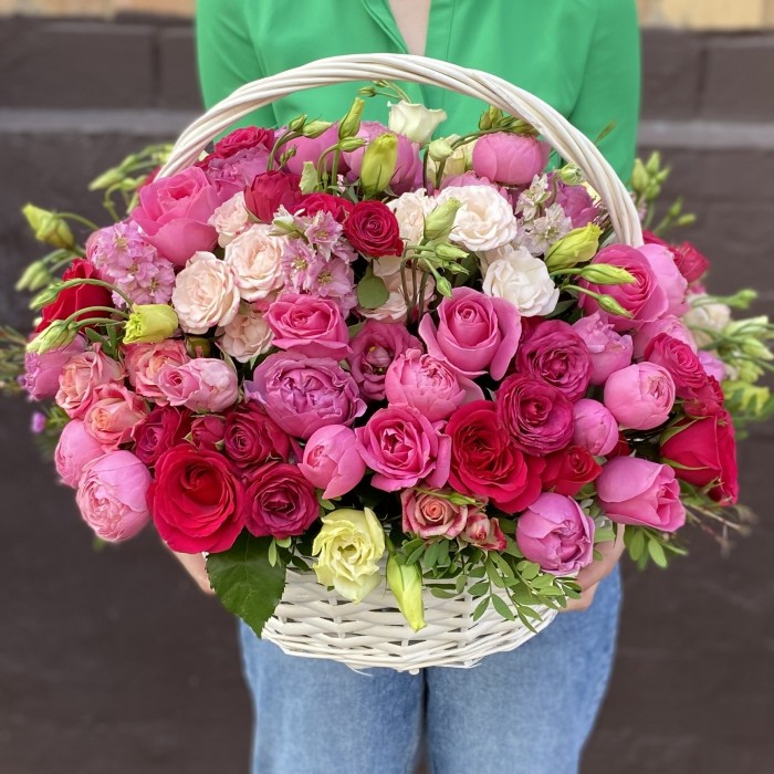 Цветы в корзине Розовая магия