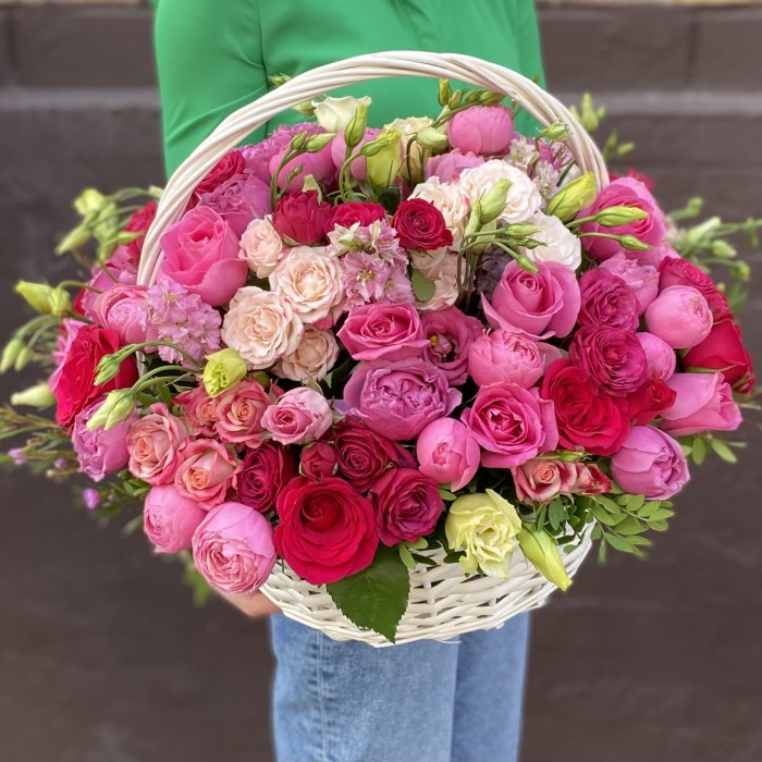 Цветы в корзине Розовая магия