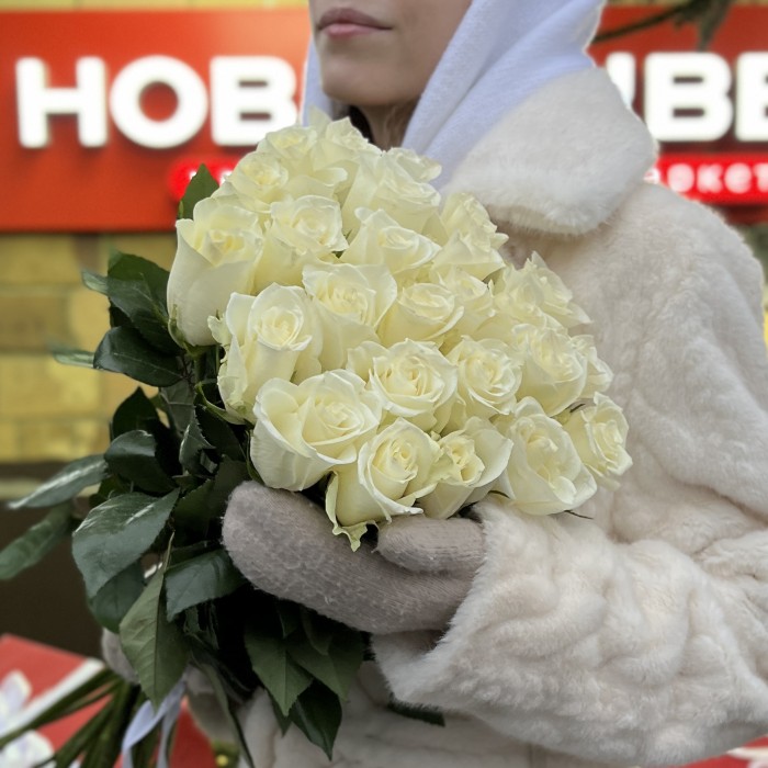 Длинная белая роза 70 см