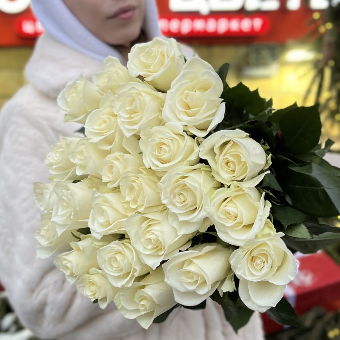 Длинная белая роза 70 см