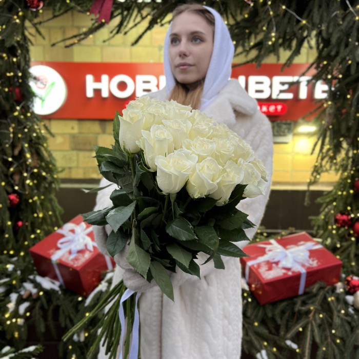 Длинная белая роза 70 см