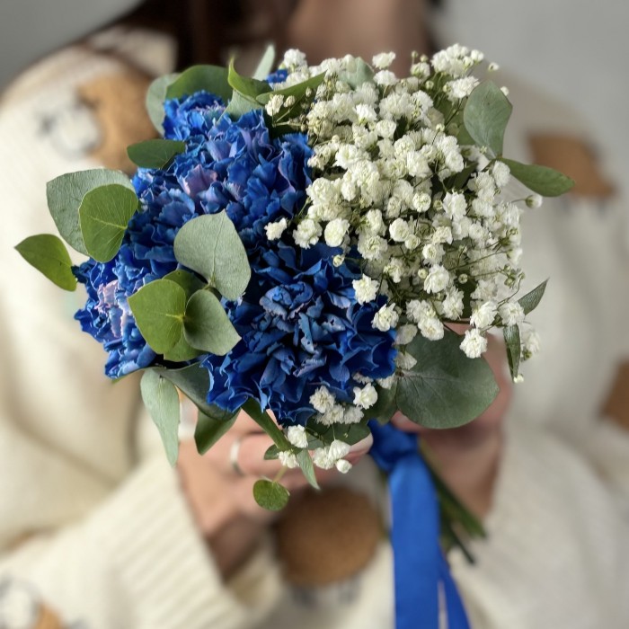 Дублер свадебного букета с синими гвоздиками