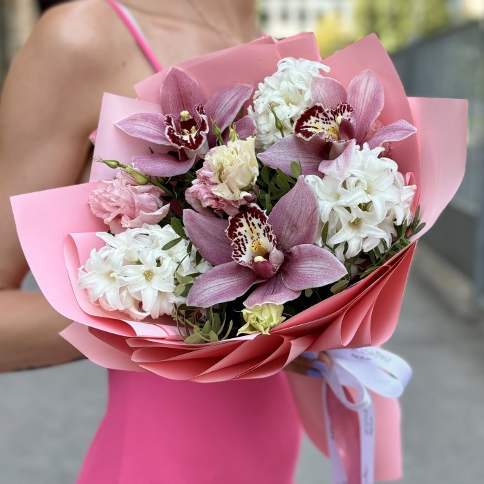 Дуо-букеты для мамы и дочки с розовыми орхидеями