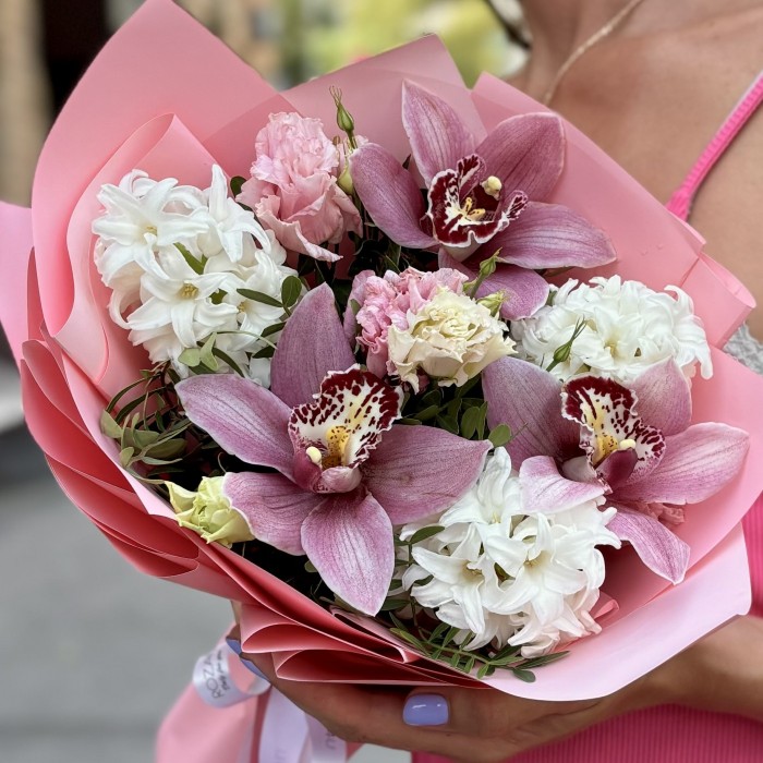 Дуо-букеты для мамы и дочки с розовыми орхидеями