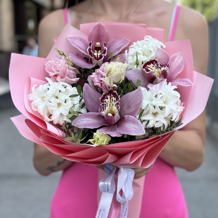 Дуо-букеты для мамы и дочки с розовыми орхидеями