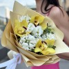 Дуо-букеты для мамы и дочки с желтыми орхидеями