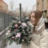 Елка с розовым декором и хлопком