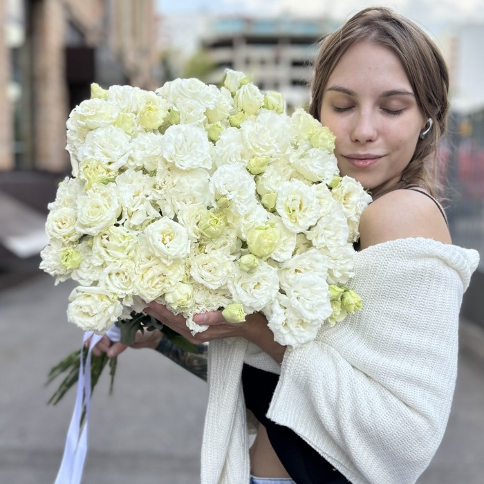 Эустома махровая белая