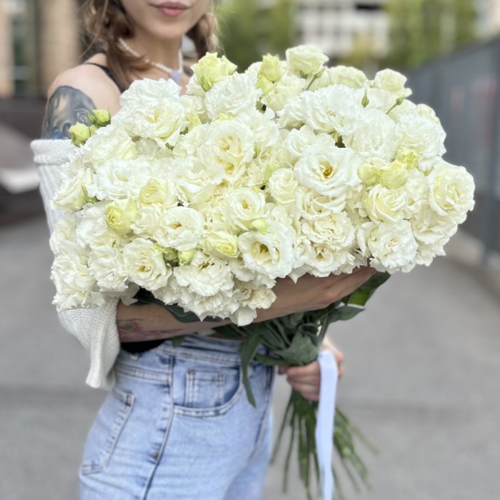 Эустома махровая белая