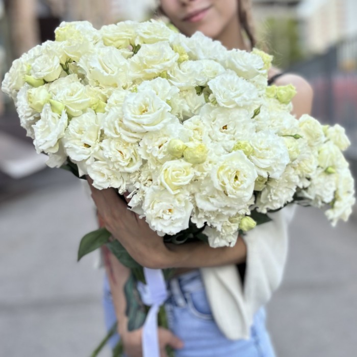 Эустома махровая белая