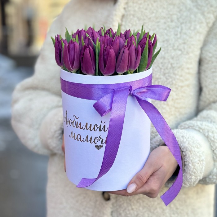 Фиолетовый тюльпан в коробке Любимой Мамочке