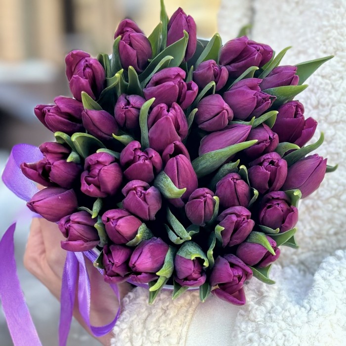 Фиолетовый тюльпан в коробке Любимой Мамочке