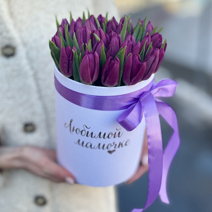 Фиолетовый тюльпан в коробке Любимой Мамочке